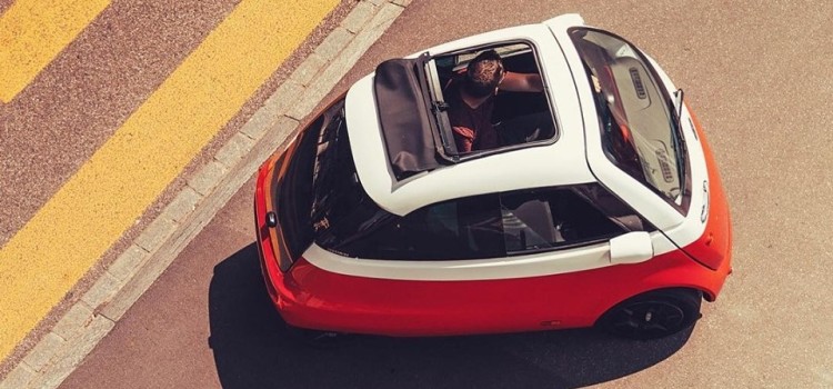 Microlino. Os carros modernos têm demasiados botões, por isso o "bubble car" está de volta