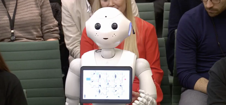 Pepper, o robot que falou de inteligência artificial no Parlamento britânico