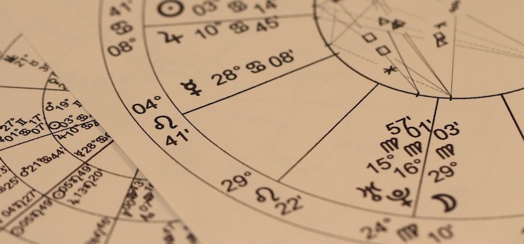 Um investimento escrito nas estrelas ou uma forma de fazer dinheiro com o medo dos outros?